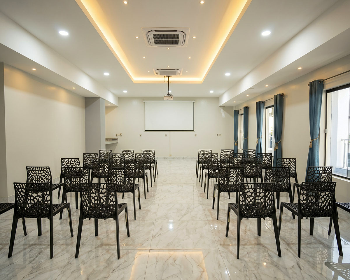 Event room at Los Olivos Hotel prepared for meetings and conferences
